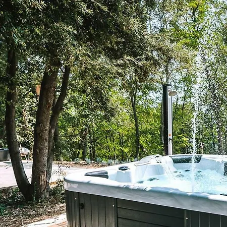 Glamping Poggio Imperiale Marche Luxe tent *