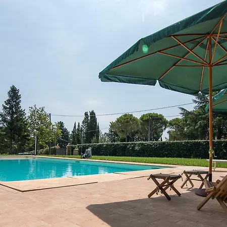 Glamping Poggio Imperiale Marche ラグジュアリーテント チヴィタノーヴァ・マルケ